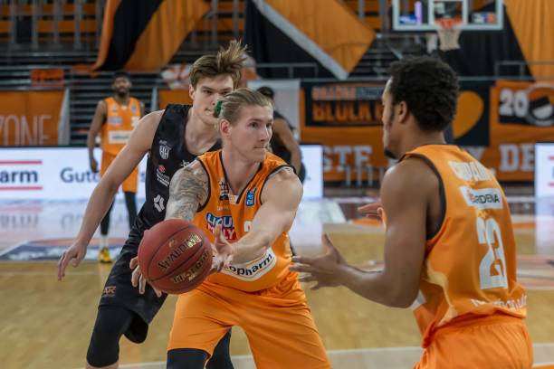 他们在面对 他们在面对